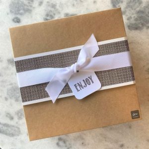GLOW GIFTS Square Kraft Gift Box
